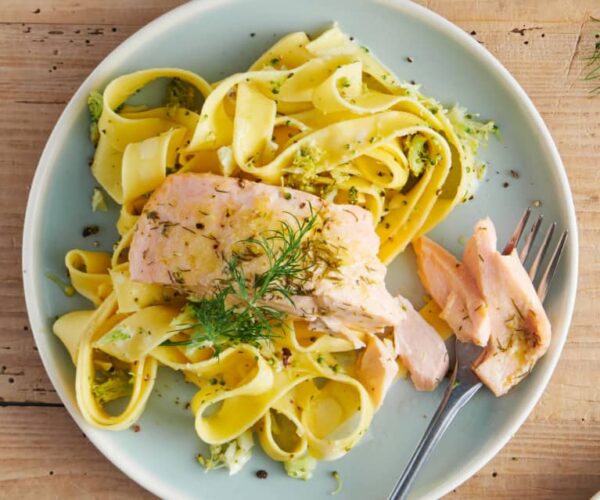 TAGLIATELLE SALMONE PASTO